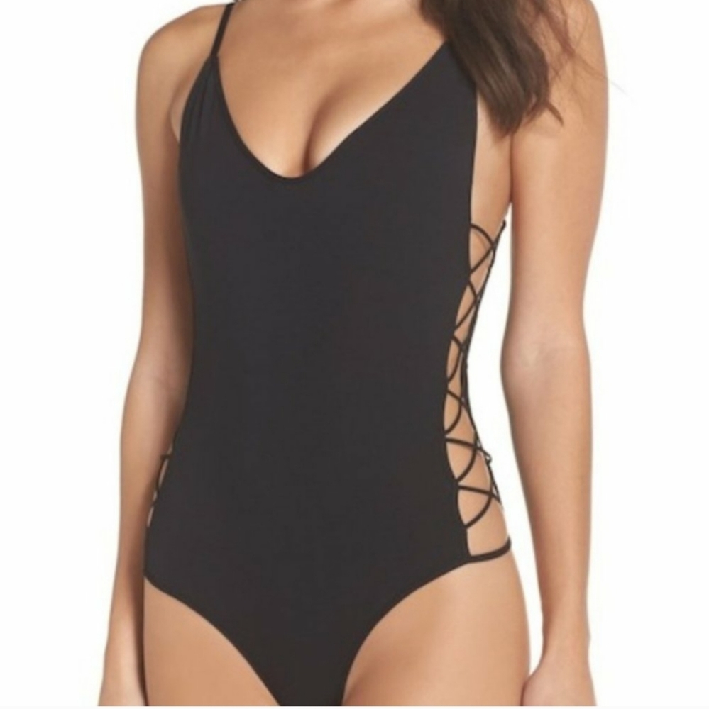 13. Sam Edelman Thong Bodysuit - Picture 3 of 11
